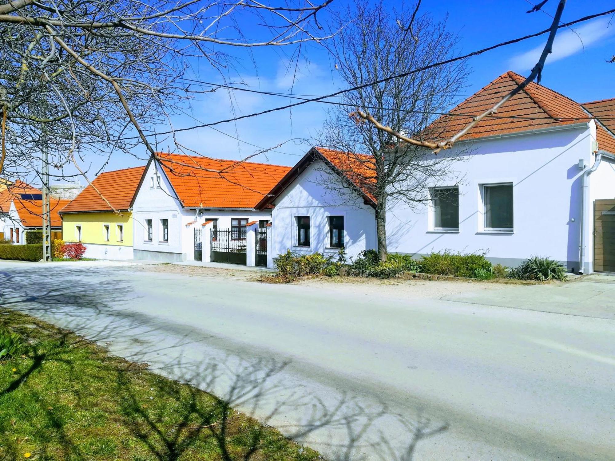 Szent Iván Vendégház Hotel Tata Kültér fotó