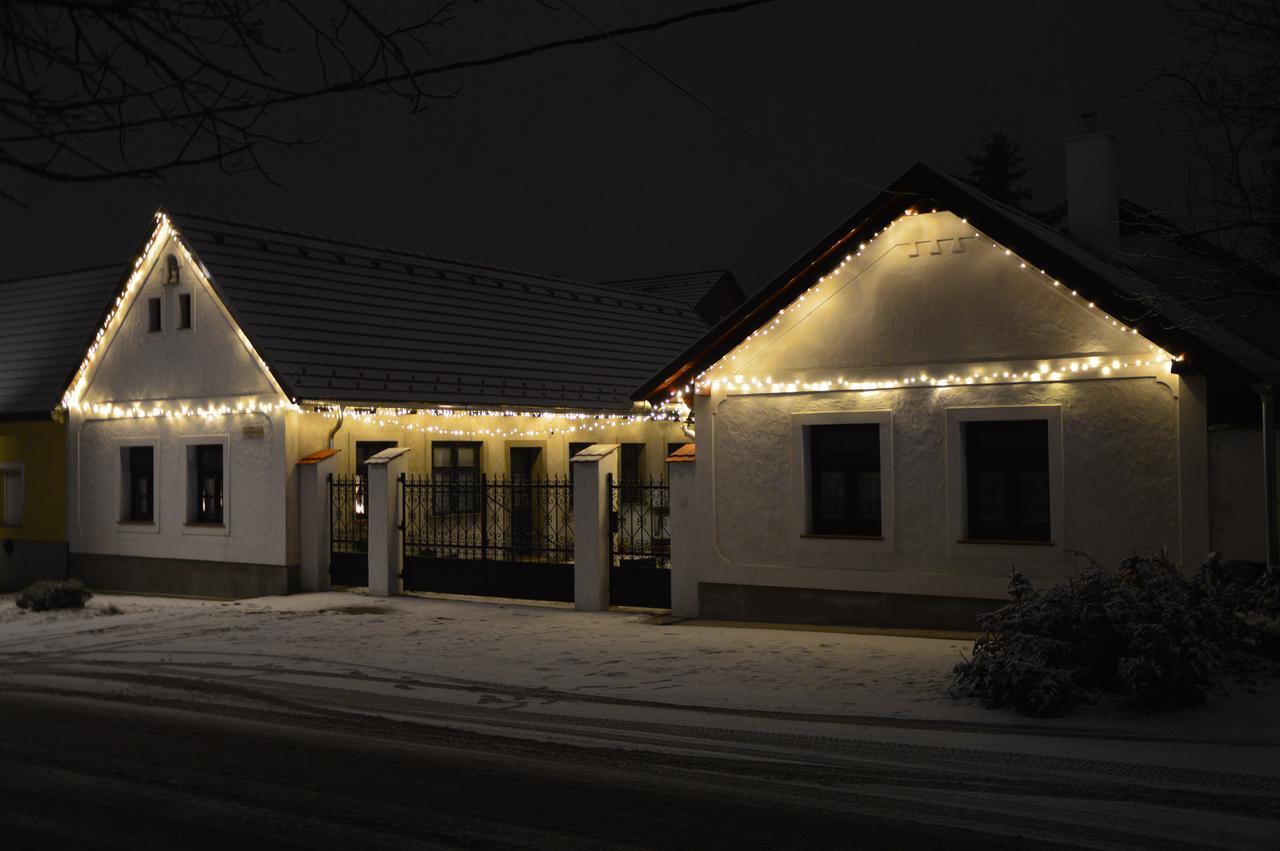 Szent Iván Vendégház Hotel Tata Kültér fotó